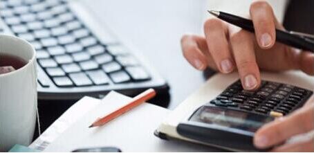 公司成立初期未来财务难料，是否需要代理做账？